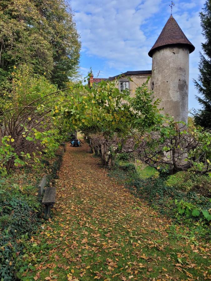 Gites Le Vieux Vinzelles โวลมิค ภายนอก รูปภาพ