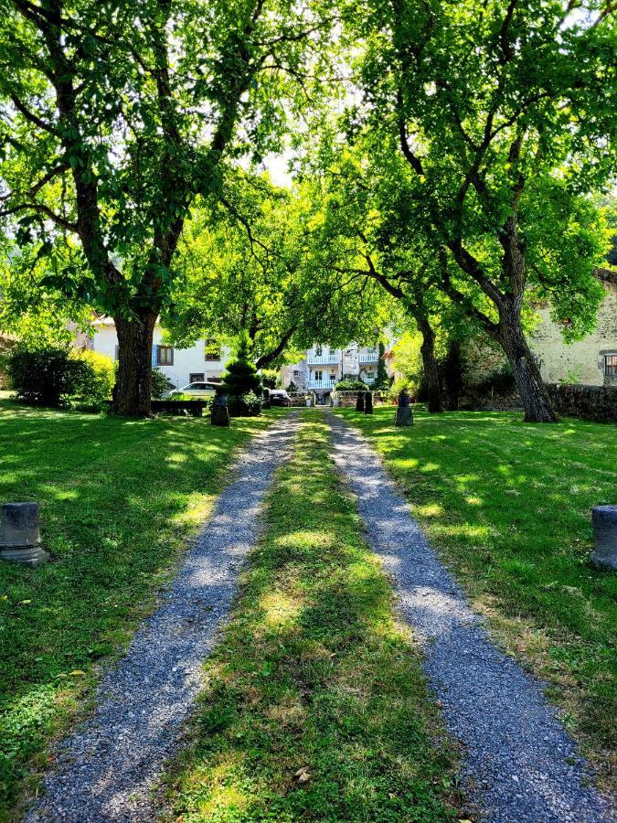Gites Le Vieux Vinzelles โวลมิค ภายนอก รูปภาพ